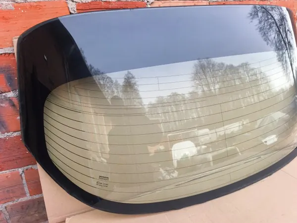 Vitre arrière de hayon Honda CIVIC VIII UFO 2.2 CTDI OEM image 6