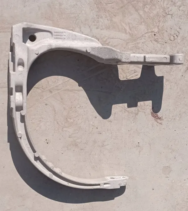 Suporte de escape Volvo OEM 21887348 - Usado image 4