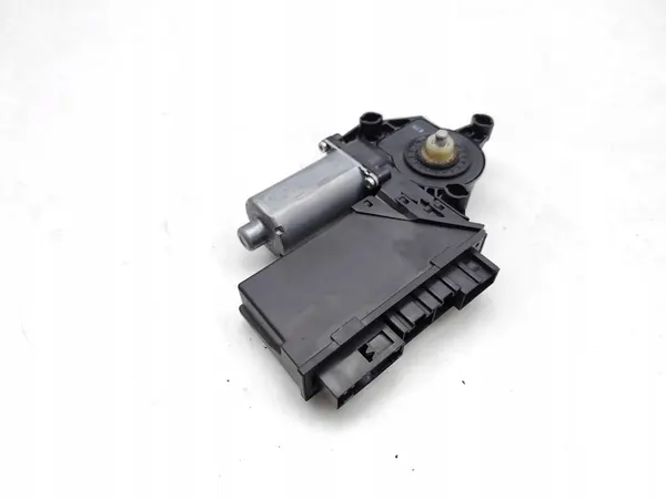 Audi A4 Takaluukun nostomoottori 2006 4/5dr OEM 8E0959802E image 4