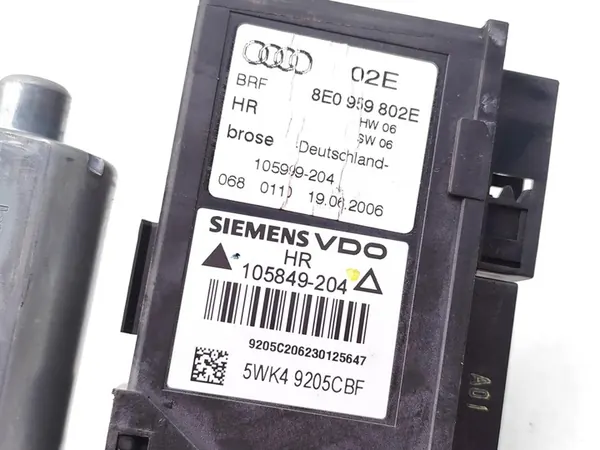 Audi A4 Takaluukun nostomoottori 2006 4/5dr OEM 8E0959802E image 7