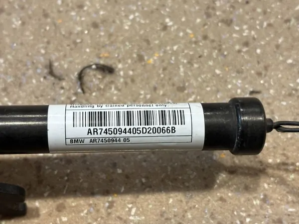 BMW 7450944 Linker Motorkap Pyrotechnische Lading image 3
