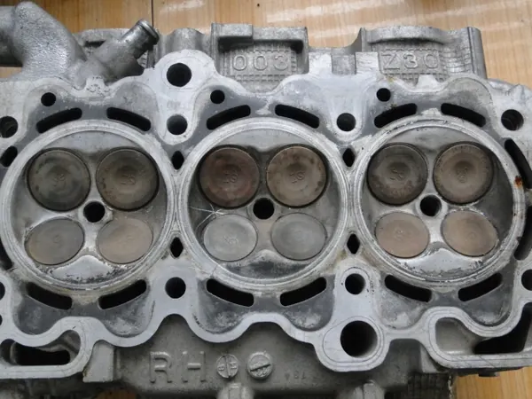 Árbol de levas Subaru OE usado OEM 2132345 para 3.0 EZ30 image 5