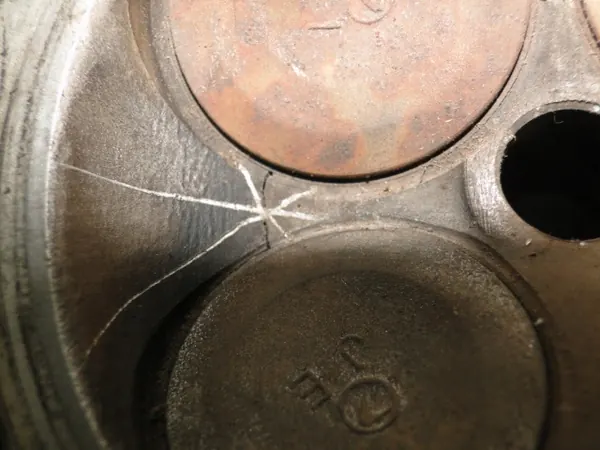 Árbol de levas Subaru OE usado OEM 2132345 para 3.0 EZ30 image 6
