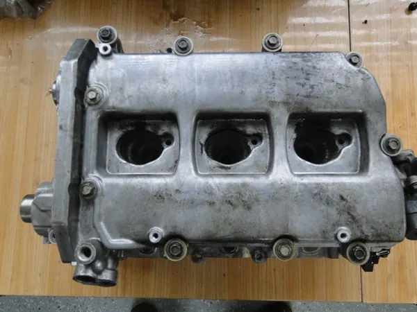 Árbol de levas Subaru OE usado OEM 2132345 para 3.0 EZ30 image 7