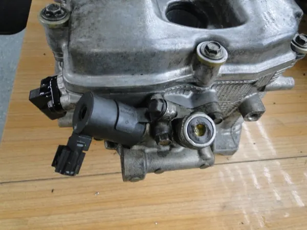 Árbol de levas Subaru OE usado OEM 2132345 para 3.0 EZ30 image 9