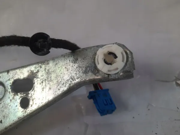 Mercedes S550 W222 Heckklappenmechanismus OEM A2226200442 image 4