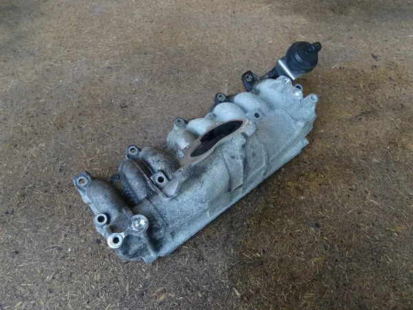 Coletor de admissão AUDI A4 B7 2.0 TDI 03G129713H image 2