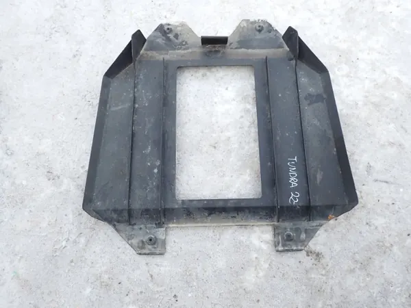 Cubierta inferior OEM bgtrrvrr para Toyota Tundra 2022- image 2
