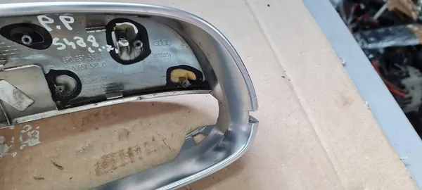 S4 B8 A4 Höger Spegelkåpa Krom 8F0857528A image 3