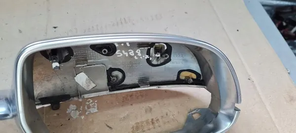 S4 B8 A4 Höger Spegelkåpa Krom 8F0857528A image 4