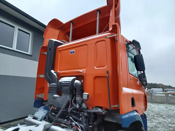 DAF CF 86 dagcabine OEM 1843441 - Gebruikte staat image 3