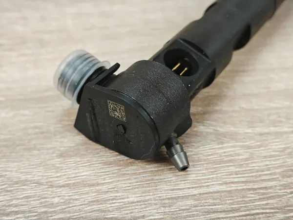 Iniettore carburante Captiva Antara 2.2 28489548 image 3