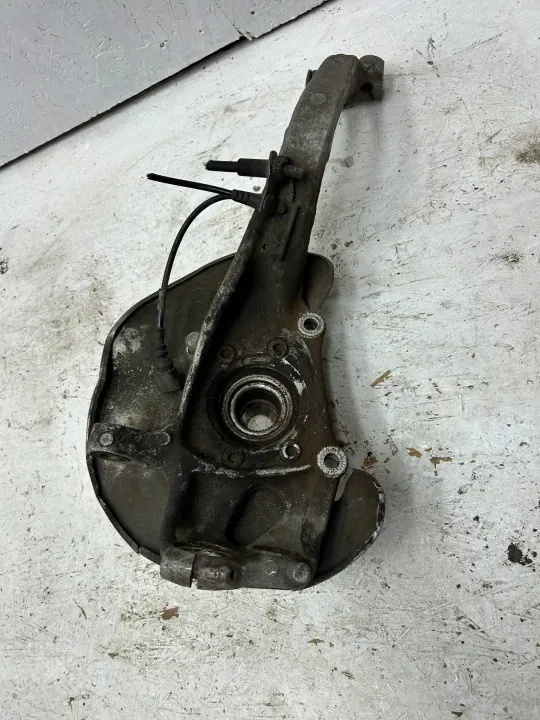 Audi A4 B8 A5 Lift Etuoikea nivelpuomi OEM 4G0407242D image 3