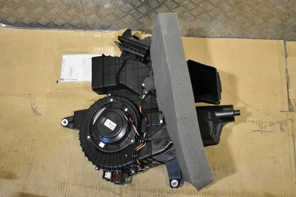Achterverwarming OEM A1678302704 voor Mercedes W167 X167 image 3