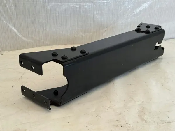 Viga de extremidade chassis Iveco Daily OEM 5801146885 Usado image 3