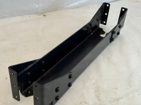 Viga de extremidade chassis Iveco Daily OEM 5801146885 Usado image 4