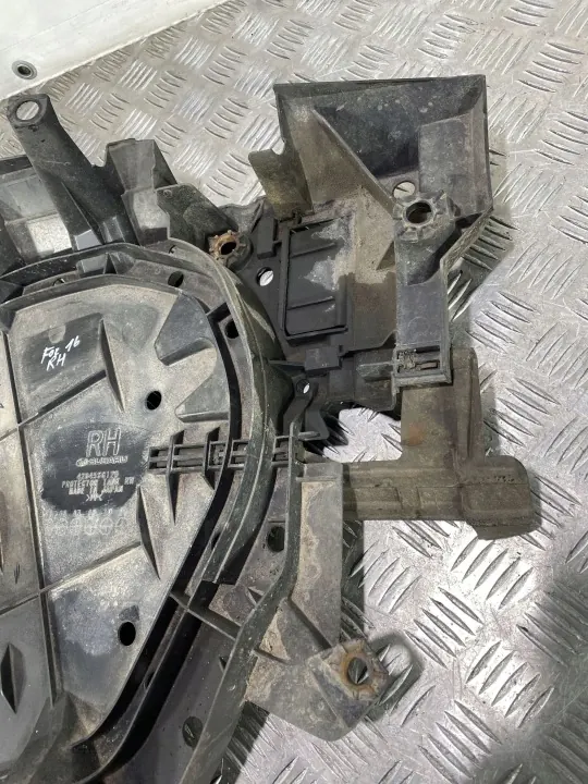 Escudo tanque combustible Subaru OEM FBZ20631 - Usado image 5