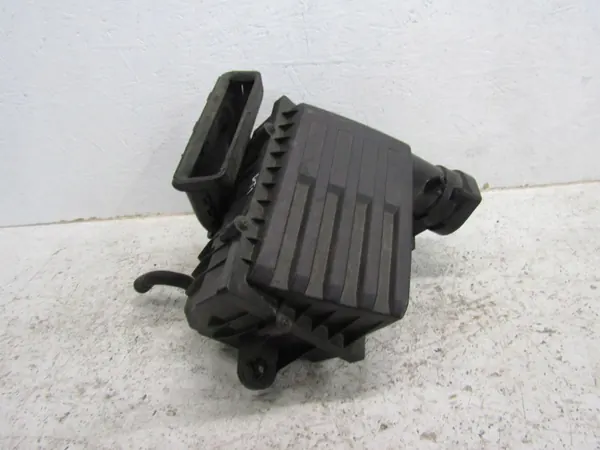OEM 5Q0129601AC Luftfilterhus - Begagnad image 2