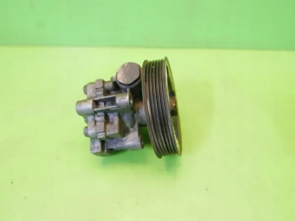 Pompe de direction assistée d'occasion OEM Fiat OE Freemont I image 4