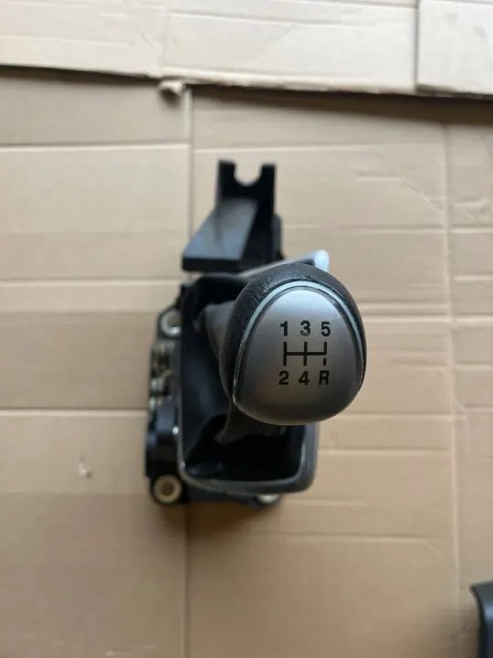 Pommeau de levier de vitesse OEM 8M5R7C453BAA Ford Focus MK2 image 2