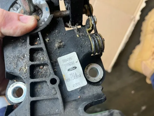 Pommeau de levier de vitesse OEM 8M5R7C453BAA Ford Focus MK2 image 4