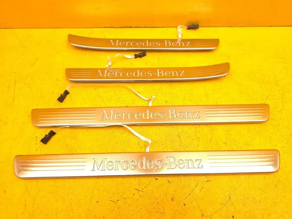 Conjunto de soleira iluminada GLE W167 SUV A1676861300 image 1