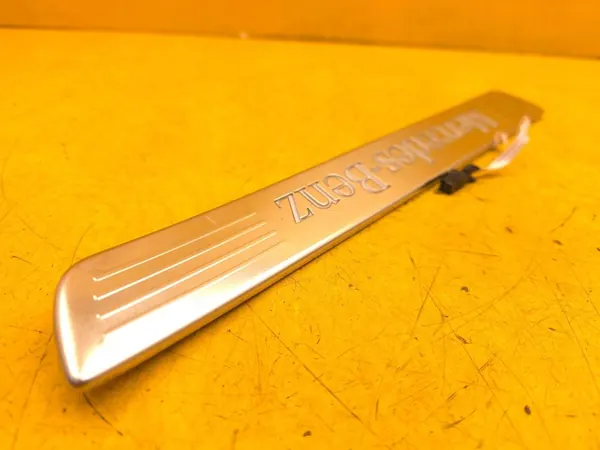 Conjunto de soleira iluminada GLE W167 SUV A1676861300 image 10