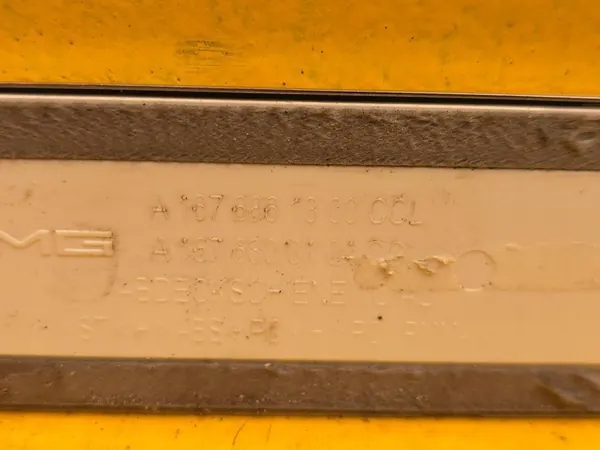 Conjunto de soleira iluminada GLE W167 SUV A1676861300 image 2