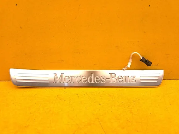 Conjunto de soleira iluminada GLE W167 SUV A1676861300 image 4