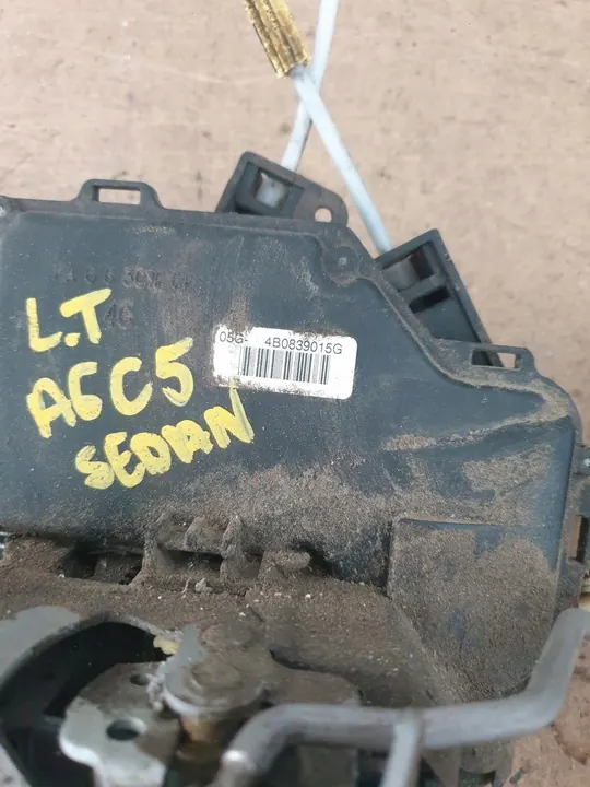 AUDI A6 C5 Door Lock Left Rear + Outer Handle image 3