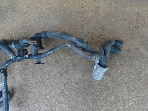 A3 8L TT 8N GOLF IV 1.8T Vesiputket 06A121133J image 3