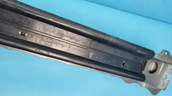 OEM 16592-25010 Styrbalktäck Toyota RAV4 V image 8