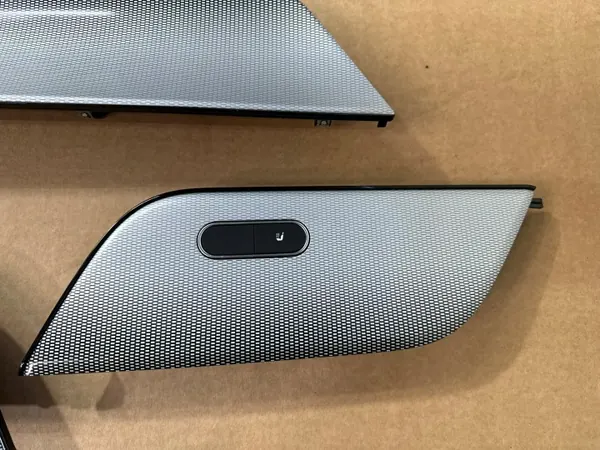 Conjunto de molduras interiores Mercedes Classe B W247 OEM - Usado image 3