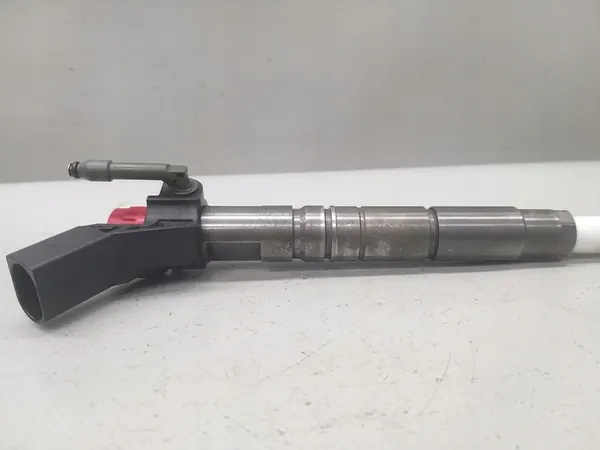 Inyector de combustible Mercedes-Benz W205 C220 2.2 CDI A6510702987 image 3