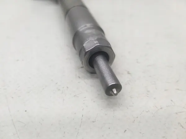 Inyector de combustible Mercedes-Benz W205 C220 2.2 CDI A6510702987 image 9