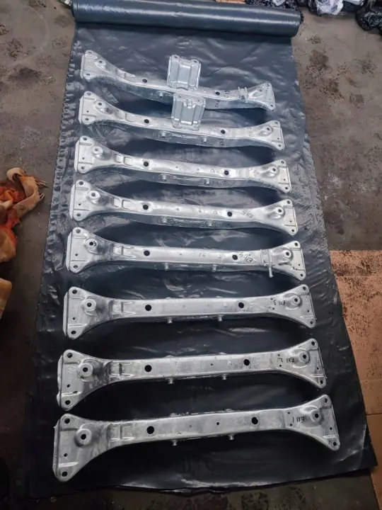 Poutre d'essieu arrière OEM 7854932-7855 Toyota Corolla image 2