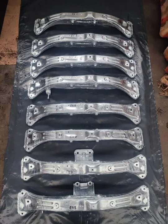 Poutre d'essieu arrière OEM 7854932-7855 Toyota Corolla image 6