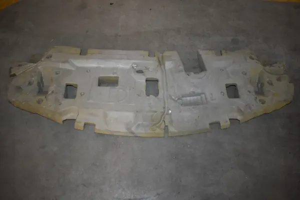 OEM A1776826600 Tavaratilan hyllyn eristys Mercedes W177 image 2