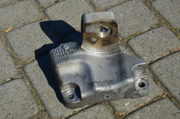 Moottorin kiinnike OEM 68284616AC Jeep Wrangler JL image 2