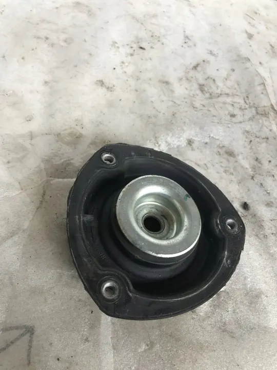 Support caoutchouc ressort avant VW OEM 5Q0412331C image 3
