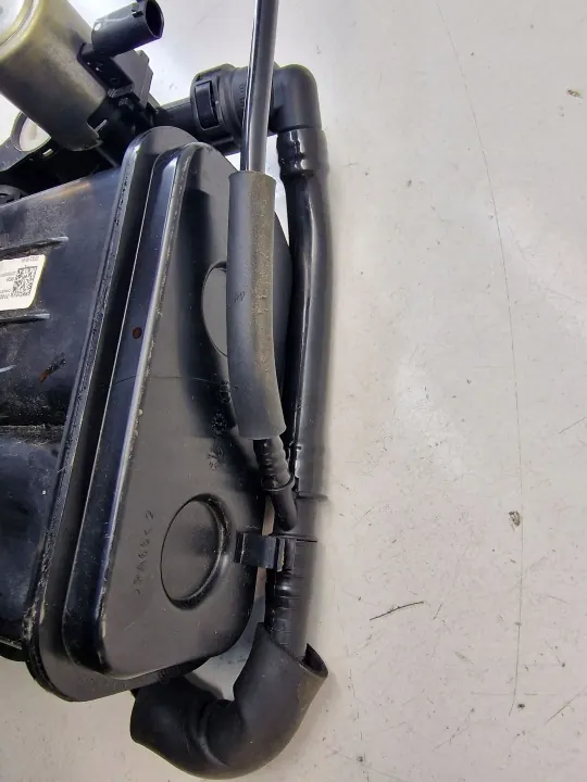 KIA Ceed 2022 Filtre à vapeur carburant OEM 31400CR000 image 6