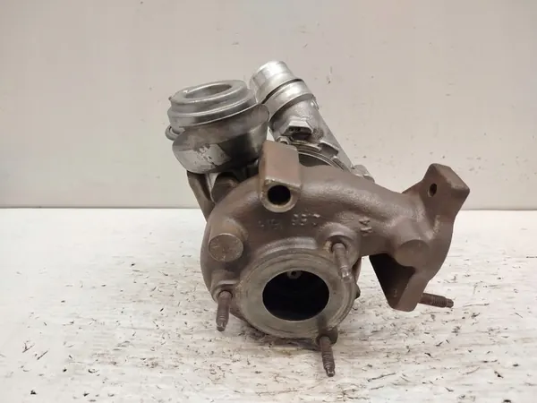 Turbocompresor Renault 2.0 dci Garrett 7701477853 image 4