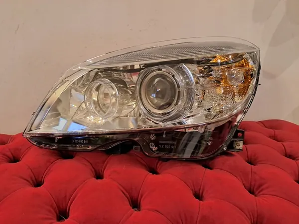 Linker Koplamp Mercedes W204 Bi-Xenon A2048202959 image 2