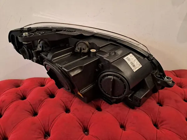 Linker Koplamp Mercedes W204 Bi-Xenon A2048202959 image 4