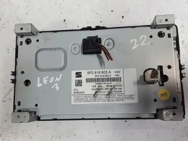 SEAT OE Radionäyttö OEM 5F0919603A - Käytetty image 3