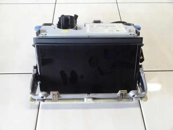 AUDI A3 S3 8V S-LINE 2013 Écran Navigation 8V0857273F image 3
