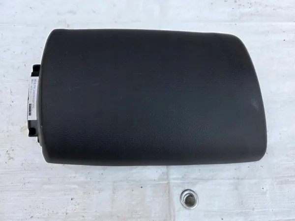 Kia Ceed II armsteun afdekking OEM KLAPKA PODŁOKIETNIKA image 2