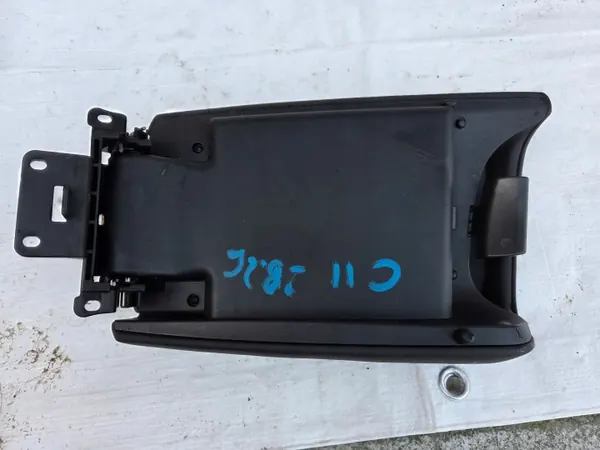 Kia Ceed II armsteun afdekking OEM KLAPKA PODŁOKIETNIKA image 3