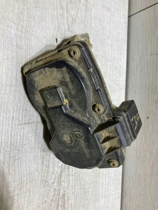 Gasklep OEM 5Q0253691K voor Skoda Octavia 1.6 TDI image 2