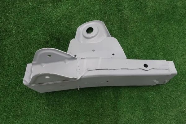 Suzuki OE voorste rechter framebevestiging voor Jimny 1998-2004 image 3